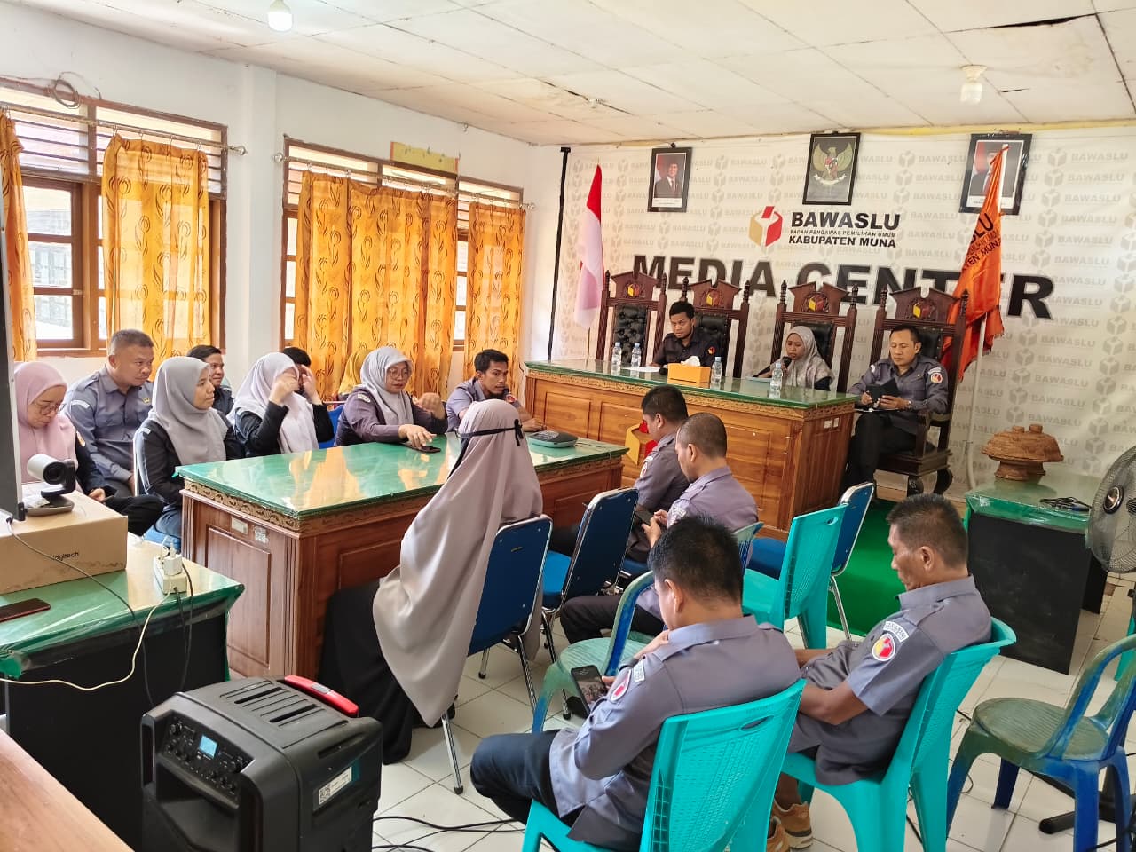 Mengoptimalkan publikasi dan pengelolaan media sosial serta pemberitaan secara aktif dan berkelanjutan pada masa non-tahapan Pemilu