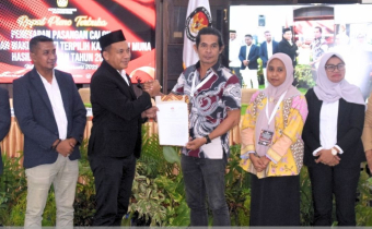 Rapat Pleno Terbuka Penetapan Pasangan Calon Bupati dan Wakil Bupati Muna